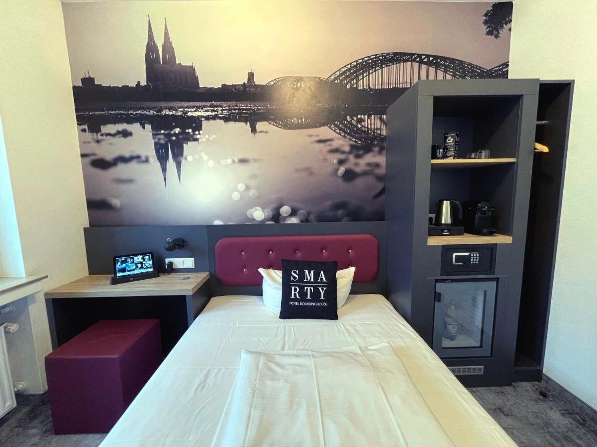 สมาร์ทตี้ โคโลญ โดม โฮเทล - บอร์ดดิ้งเฮาส์ Hotel ภายนอก รูปภาพ