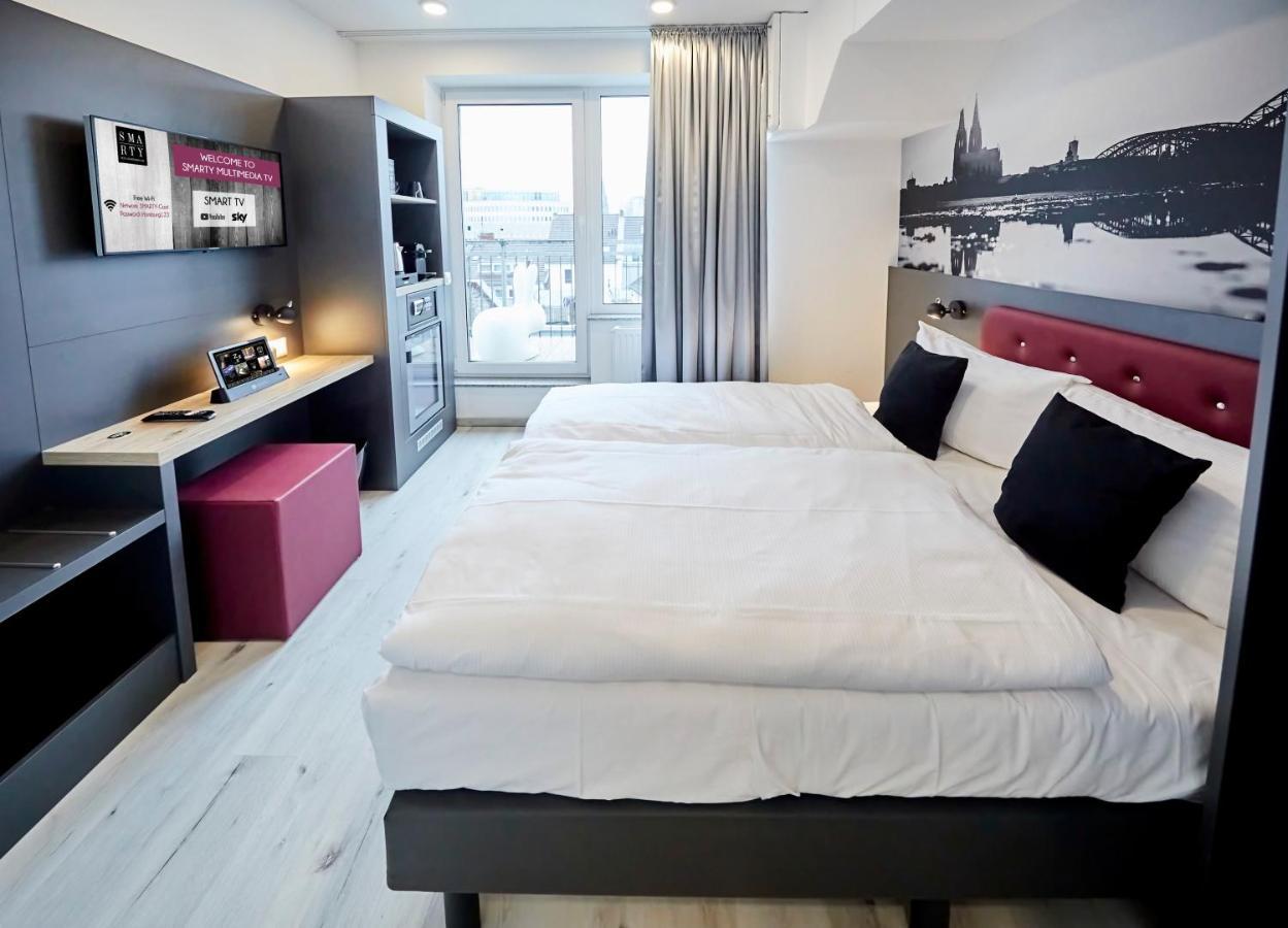 สมาร์ทตี้ โคโลญ โดม โฮเทล - บอร์ดดิ้งเฮาส์ Hotel ภายนอก รูปภาพ