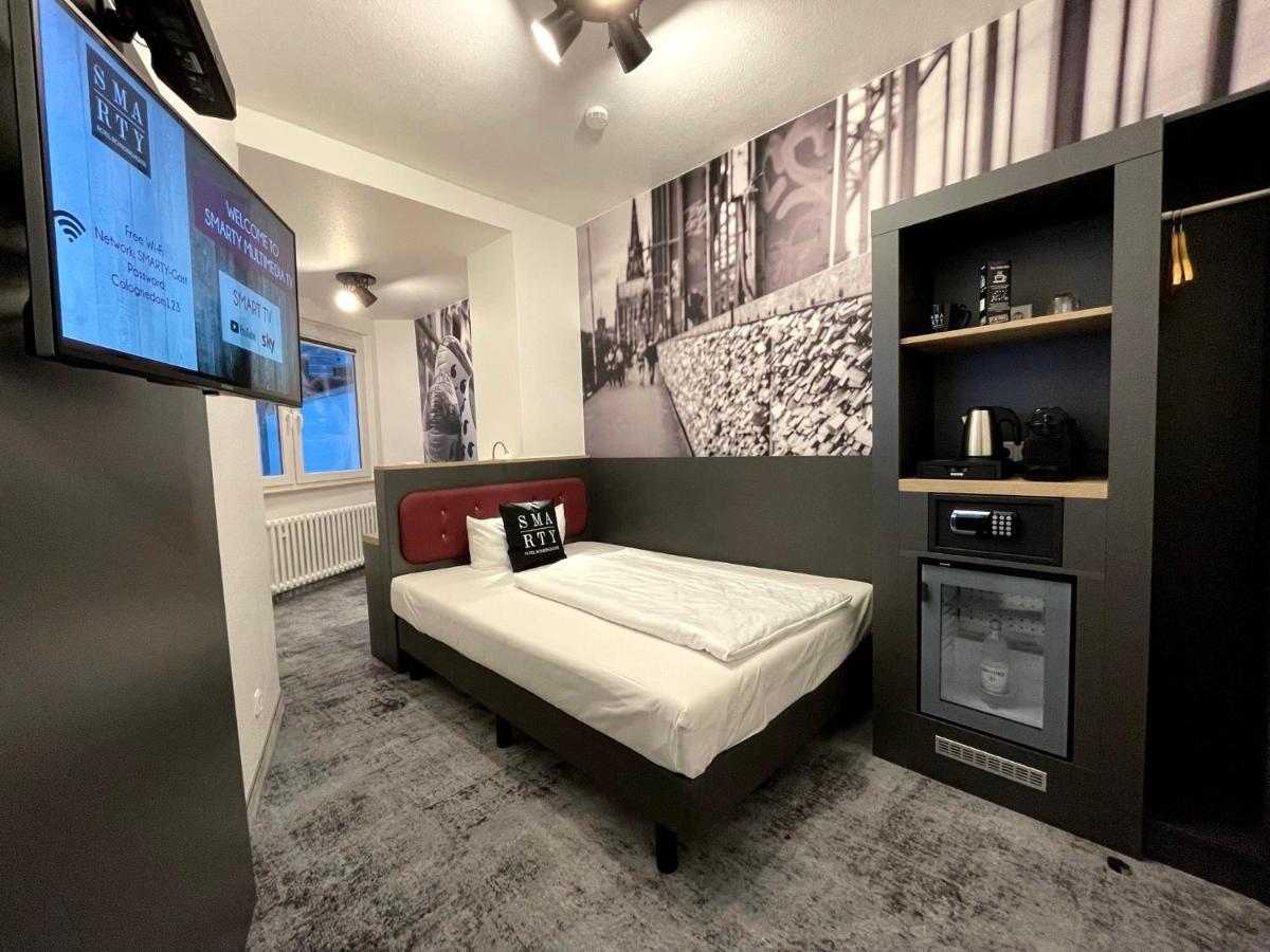 สมาร์ทตี้ โคโลญ โดม โฮเทล - บอร์ดดิ้งเฮาส์ Hotel ภายนอก รูปภาพ
