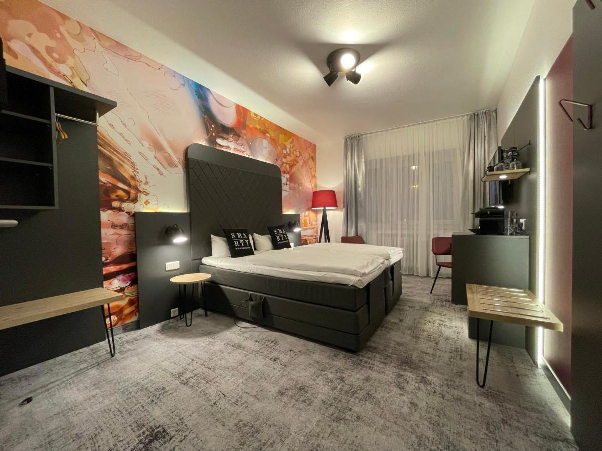 สมาร์ทตี้ โคโลญ โดม โฮเทล - บอร์ดดิ้งเฮาส์ Hotel ภายนอก รูปภาพ