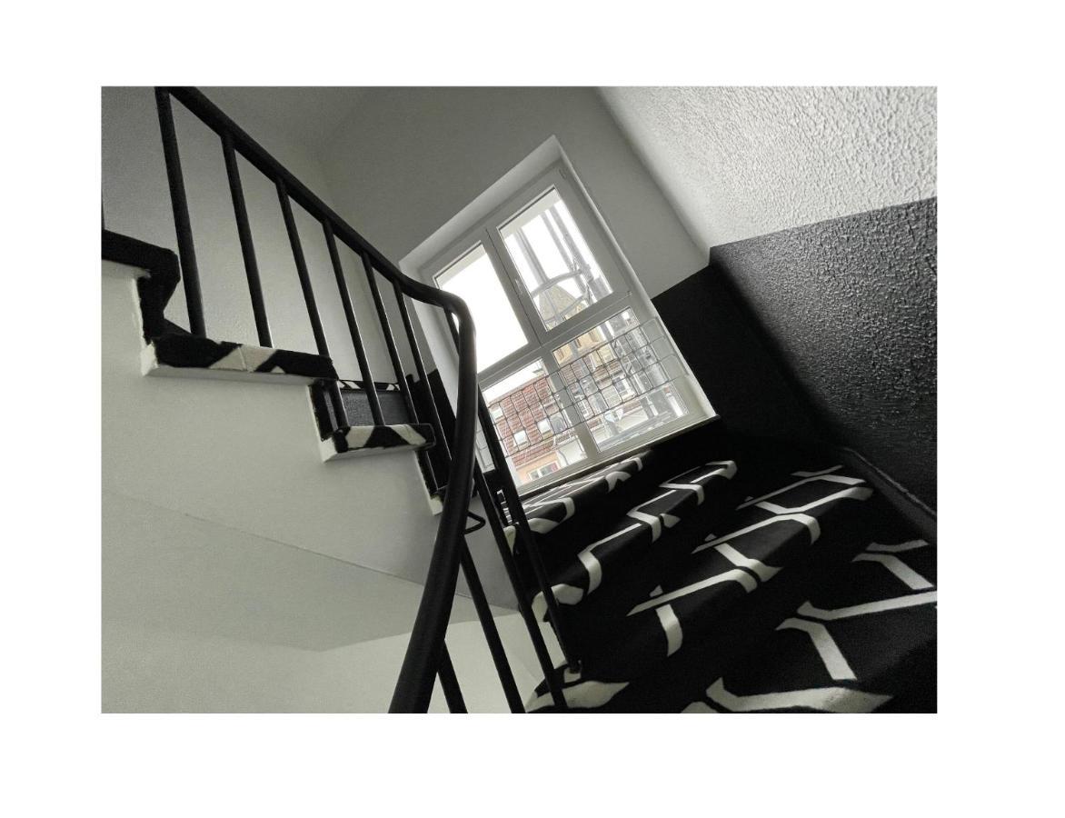 สมาร์ทตี้ โคโลญ โดม โฮเทล - บอร์ดดิ้งเฮาส์ Hotel ภายนอก รูปภาพ