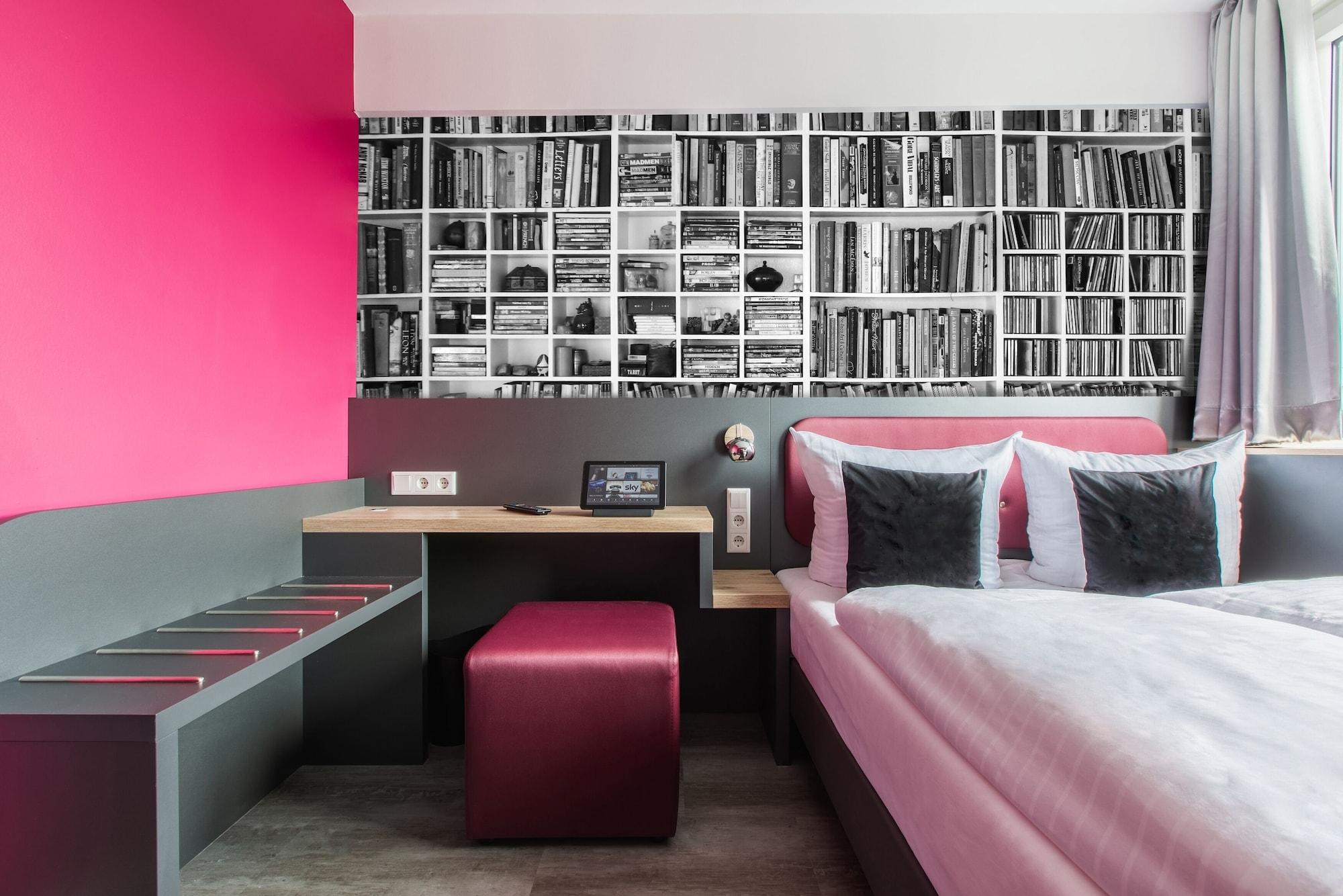 สมาร์ทตี้ โคโลญ โดม โฮเทล - บอร์ดดิ้งเฮาส์ Hotel ภายนอก รูปภาพ